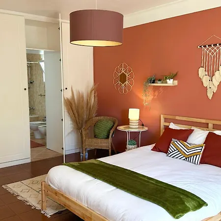 Guest house Coastal Garden Paradise Retreat- 6 Min From The *