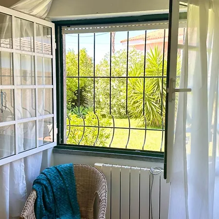 Guest house Coastal Garden Paradise Retreat- 6 Min From The Charneca (Setubal)
