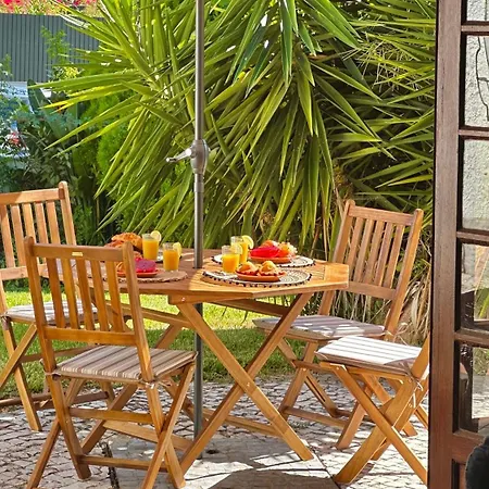 Coastal Garden Paradise Retreat- 6 Min From The Guest house Charneca (Setubal)