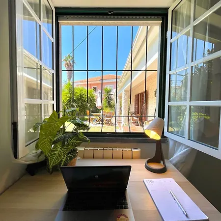 Guest house Coastal Garden Paradise Retreat- 6 Min From The
