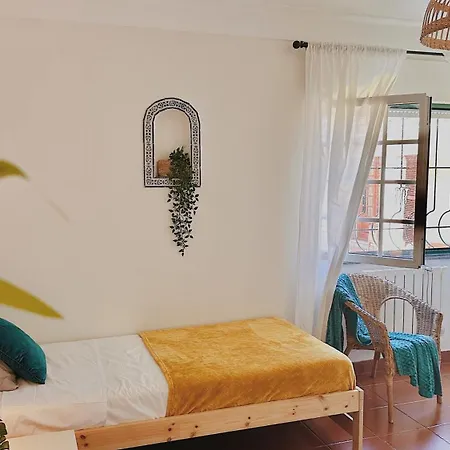 Coastal Garden Paradise Retreat- 6 Min From The
