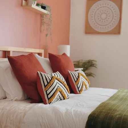 Guest house Coastal Garden Paradise Retreat- 6 Min From The *