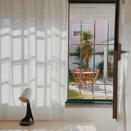Coastal Garden Paradise Retreat- 6 Min From The Guest house Charneca (Setubal)