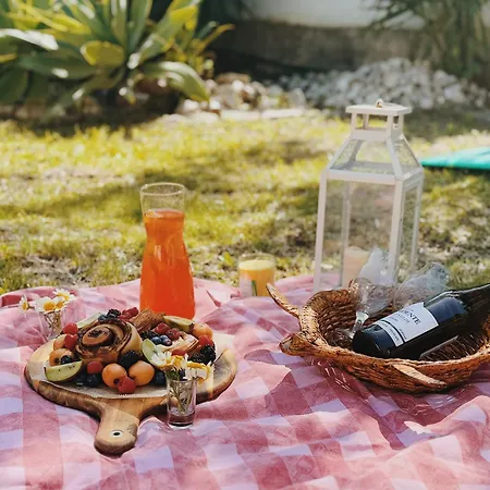 Coastal Garden Paradise Retreat- 6 Min From The Guest house